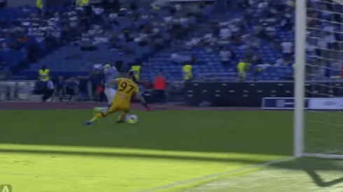 Golazo de Felipao Caicedo para la goleada de Lazio al Genoa