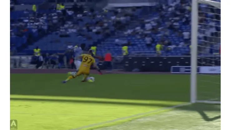 Golazo de Felipao Caicedo para la goleada de Lazio al Genoa