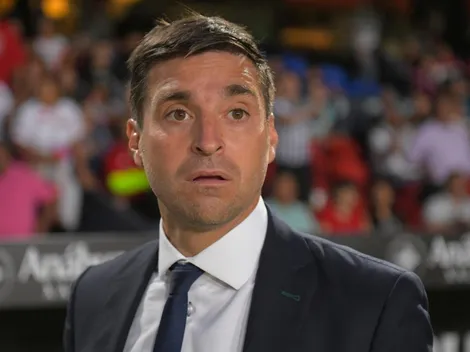 Lo de siempre: Diego Alonso fue abucheado antes del partido de Rayados