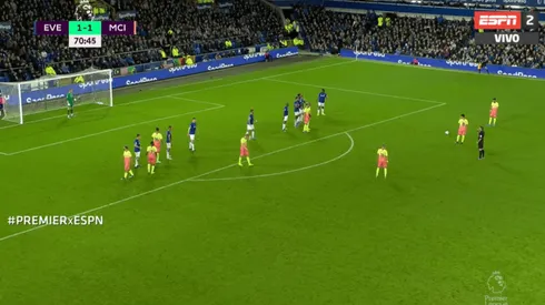 Pickford no veía nada por la barrera y Mahrez le encajó un golazo de tiro libre