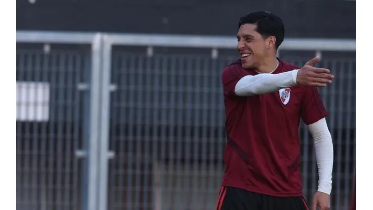 Foto de Enzo Pérez en la práctica de River.