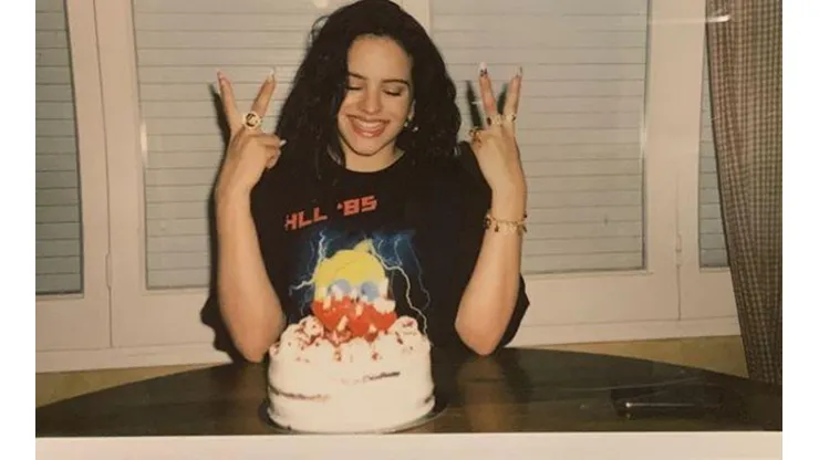Rosalía celebró su cumpleaños 26 rodeada por sus seres queridos