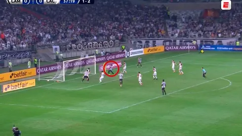 Antes del primero de Mineiro, Chará erró el gol más fácil de la Sudamericana