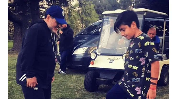 Claudia Villafañe vio una foto de Maradona con su nieto y se descargó en Instagram