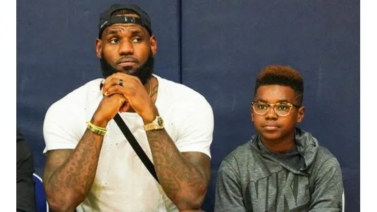 VIDEO: el hijo menor de LeBron James ya lanza triples mejor que él