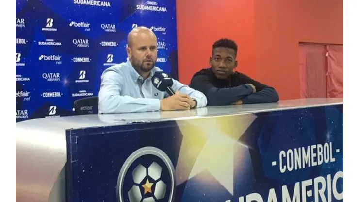 El entrenador de Independiente del Valle le dedicó la clasificación a la final a Mauricio Quiñónez