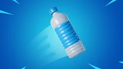 Lanza una botella a una diana cerca de un pez, una llama y un cerdo gigantes en Fortnite