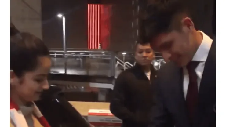El tierno regalo de Ajax para la hija de Edson Álvarez