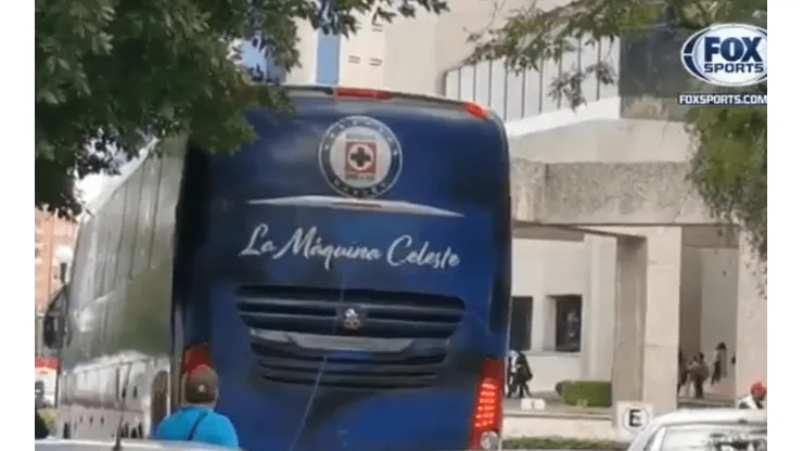 ¡Se atoró! El blooper del camión de Cruz Azul