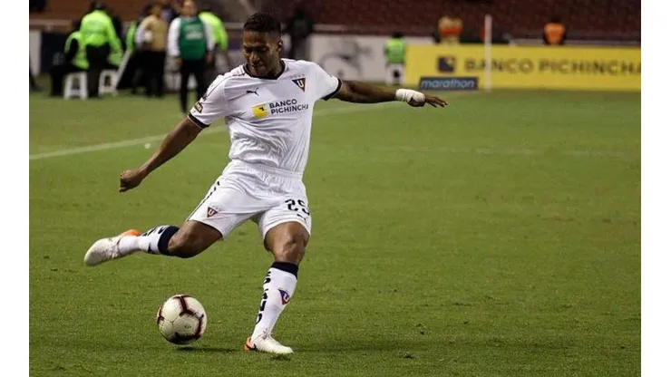 Antonio Valencia en Liga de Quito.