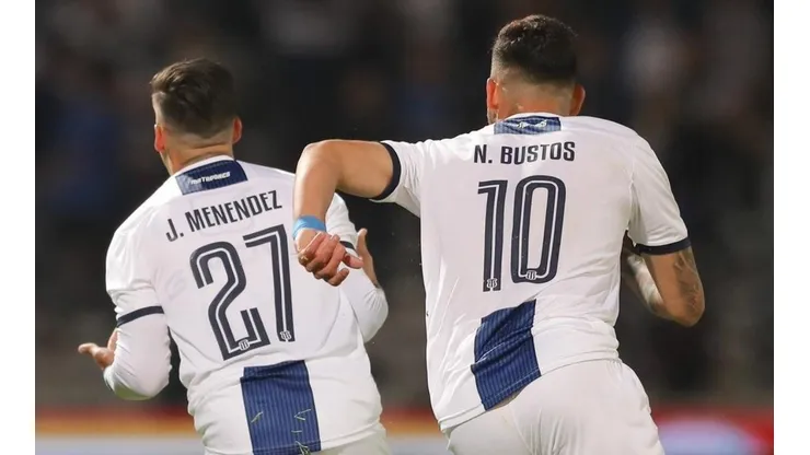 El festejo del primer gol de Talleres.