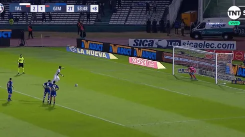 Uno sí, otro no: Dayro Moreno marcó el primer penal pero falló el segundo