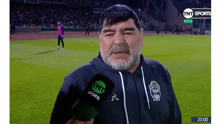 Maradona estalló contra los árbitros tras la derrota de Gimnasia: "¡Así no se puede!"