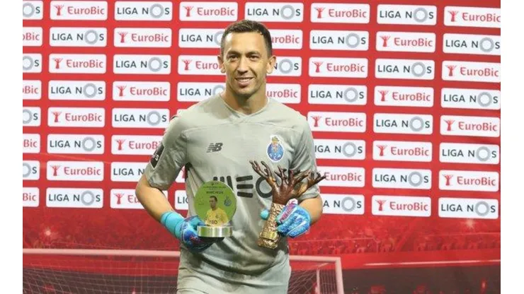 Marchesín fue elegido el mejor portero y los americanistas lo extrañan