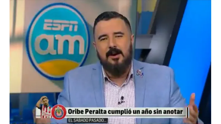 Álvaro Morales trolleó a Oribe Peralta por cumplir un año sin convertir