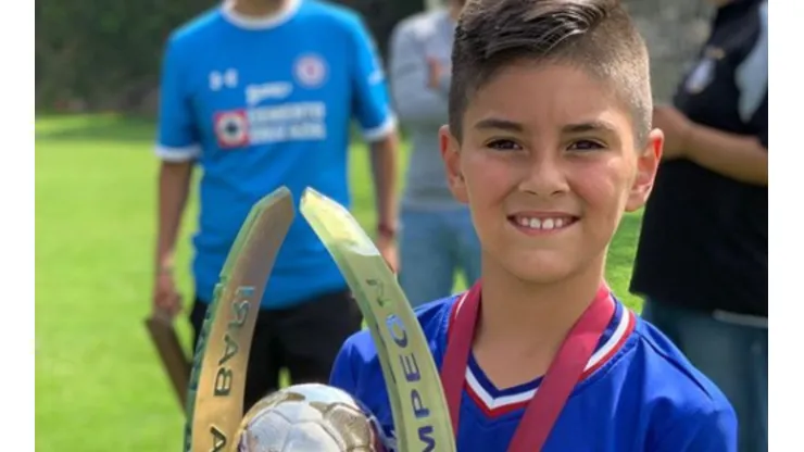 Impresionante doble parada del hijo de Jesús Corona