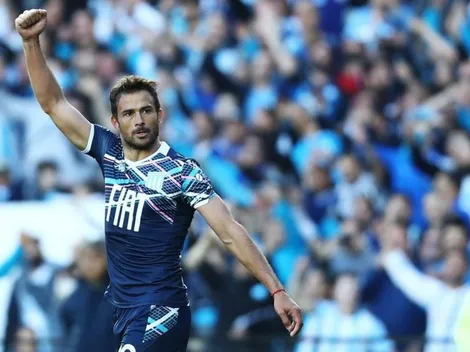 El campeón sigue escalando: partido picante y victoria de Racing sobre Arsenal