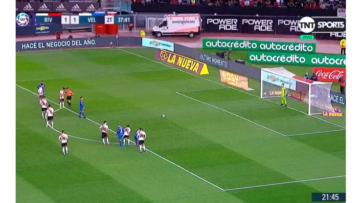 Se lo provocaron y lo metió: de penal, Almada puso el 2 a 1 para Vélez ante River