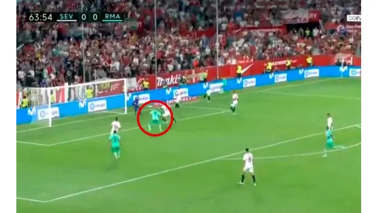 Cuando más lo necesitaba, Benzemá puso la cabeza y marcó el 1 a 0 para el Real Madrid