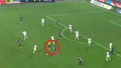 Correte que están jugando: Di María quería controlar la pelota pero en el medio se metió el arbitro