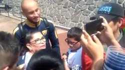 El divertido pedido de un fan para Charly González