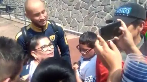 El divertido pedido de un fan para Charly González