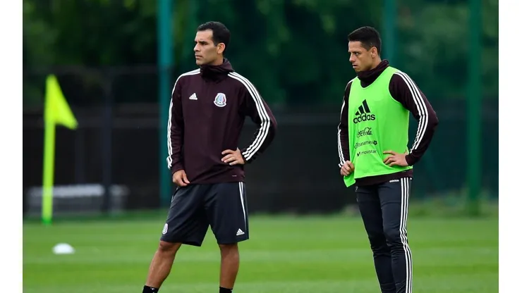 Rafa Márquez admira la mentalidad y confianza de Chicharito
