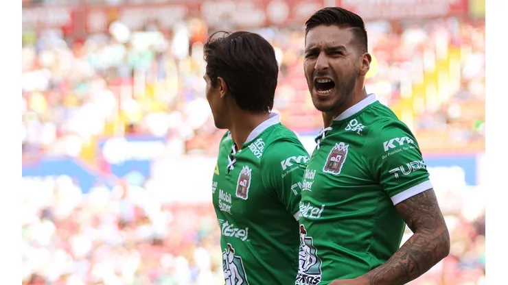 León se lo ganó a Necaxa en el final en un partidazo con el triplete de Sosa