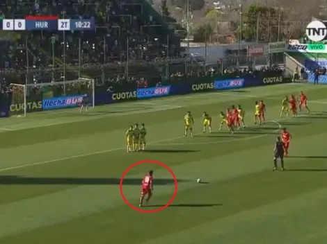 ¡Una pincelada! 'Droopy' Gómez clavó un golazo infernal de tiro libre para Huracán