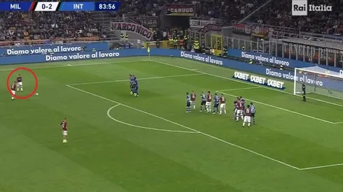 El tiro libre de Lucas Biglia.