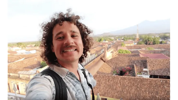 Luisito Comunica fue a comprarse el iPhone 11 y no había fila