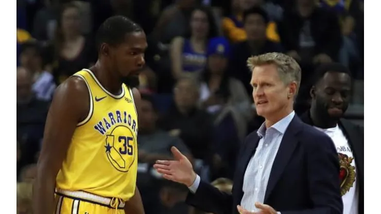 En ESPN revelaron que Kevin Durant no soportaba a Steve Kerr cuando jugaba en los Warriors