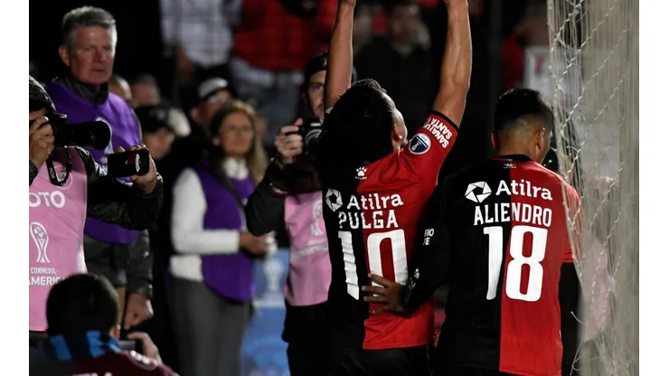 Explotó Santa Fe: el Pulga Rodríguez dio vuelta el partido y Colón va victorioso a Brasil