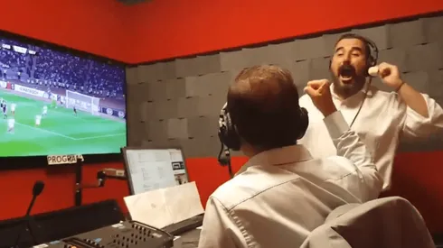 Álvaro Morales enloqueció con el gol de Chicharito Hernández