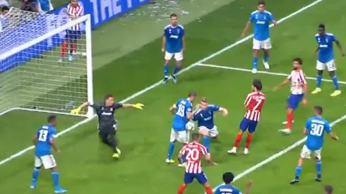 Simeone: "Contra Juventus, tiene que ser una mano extraordinaria para que te cobren penal"