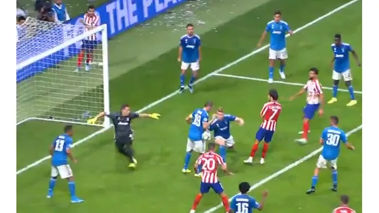 Simeone: "Contra Juventus, tiene que ser una mano extraordinaria para que te cobren penal"