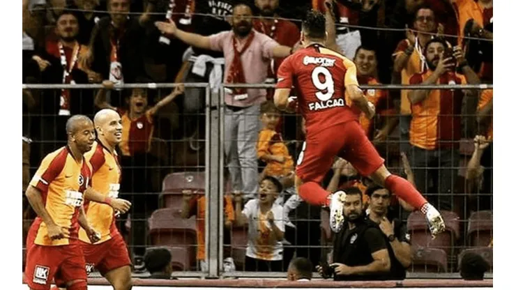 Vuela de ansiedad: Falcao ya subió tres historias en la previa del debut en Champions con Galatasaray
