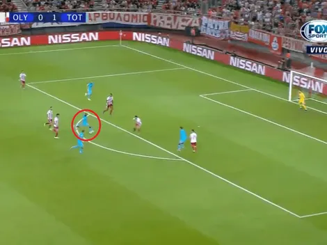 Cuatro minutos después del gol de Kane, Moura probó de lejos y puso el 2 a 0 para el Tottenham