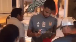 Los fanáticos de Tigres llenaron el hotel en busca de fotos y autógrafos