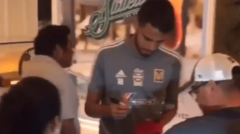 Los fanáticos de Tigres llenaron el hotel en busca de fotos y autógrafos