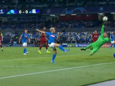 Liverpool no extraña a Alisson: Adrián San Miguel le sacó una pelota demencial a Mertens