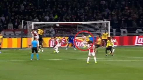 Así ganó Tagliafico de arriba.