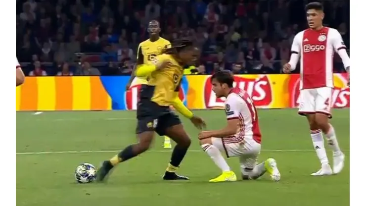 El choque entre Tagliafico y Renato Sanches.