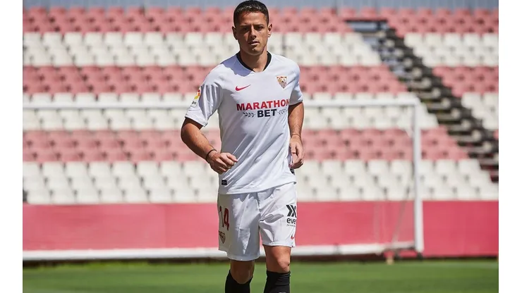 Chicharito, convocado por el Sevilla para la Europa League