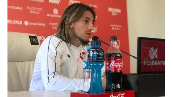 Beccacece justificó en rueda de prensa la decisión que tomó con Pablo Pérez