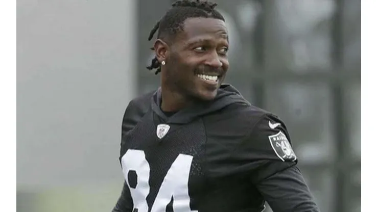 WTF: doctor demandó a Antonio Brown por no pagarle y tirarle gases en la cara