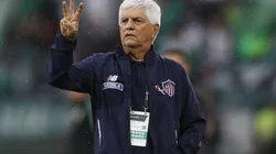Julio Comesaña, entrenador de Junior.
