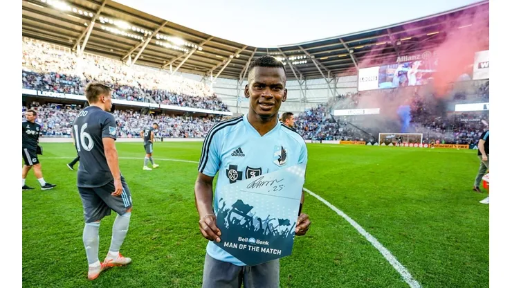 El premio por el que compite Darwin Quintero con Zlatan Ibrahimovic y Nani