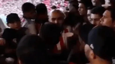 Conato de bronca en el Estadio Akron en pleno Clásico