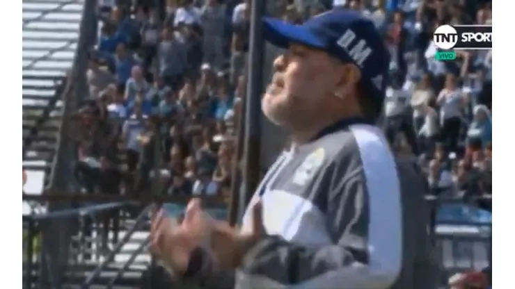 Gritos e insultos: la reacción de Maradona cuando recibió su primer gol con Gimnasia